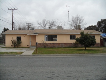 121 W Maple Avenue, Tulare, CA 93274 