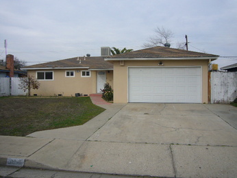 831 W San Gabriel Avenue, Clovis, CA 93612 
