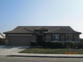 3296 North Gregory, Fresno, CA 93722 