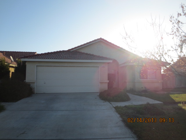 1475 Echo Ln, Hanford, CA 93230 