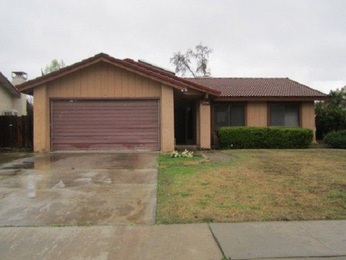1926 N Maple Street, Visalia, CA 93292 
