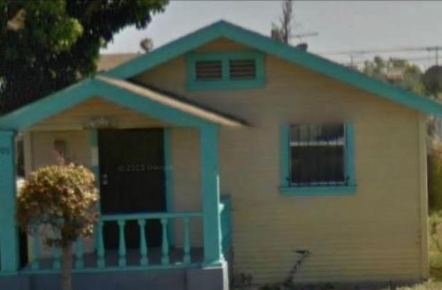 702-704 1/2 West 79th Street, Los Angeles, CA 90044 