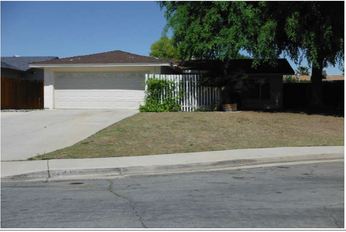 208 Comet Court, Bakersfield, CA 93308 