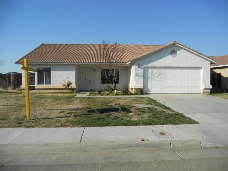 645 Gaxiola St, Mendota, CA 93640 