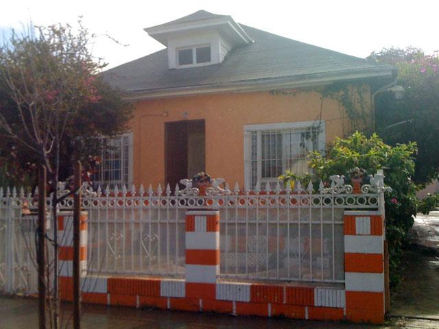 130 West 43rd Street, Los Angeles, CA 90037 