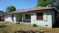 9910 Sierra Dr, Hanford, CA 93230 