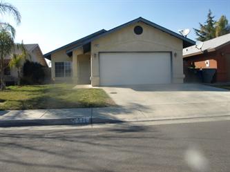 2511 9th Ave Dr, Kingsburg, CA 93631 