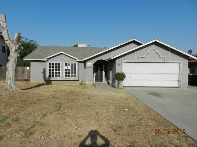 2274 Mitchell Ave, Selma, CA 93662 