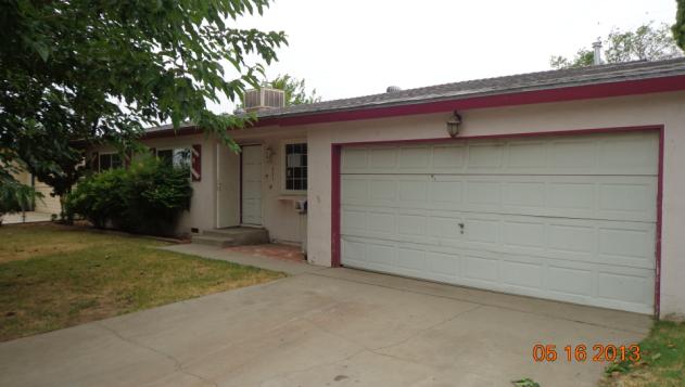 632 N Lamar Street, Tulare, CA 93274 