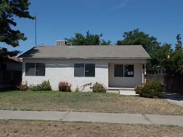 1304 Kings Avenue, Chowchilla, CA 93610 