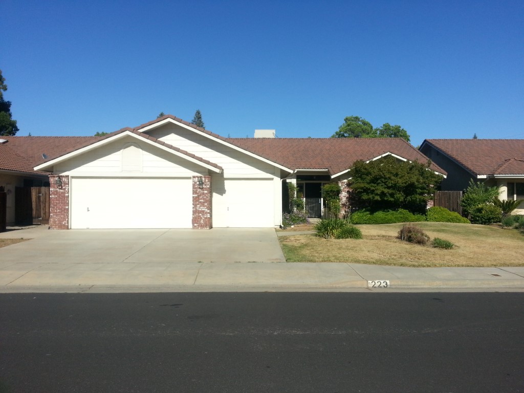 223 Evergreen Avenue, Clovis, CA 93611 