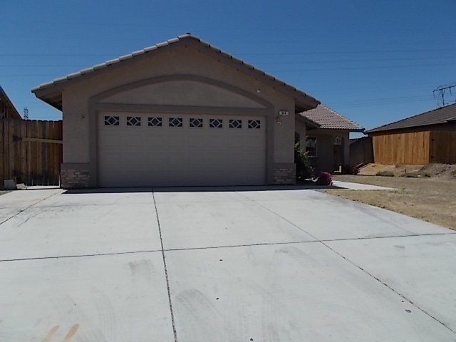 644 Voorhies Lane, Bakersfield, CA 93306 