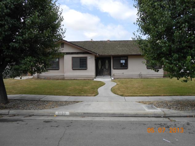 1289 Jamestown St, Tulare, CA 93274 