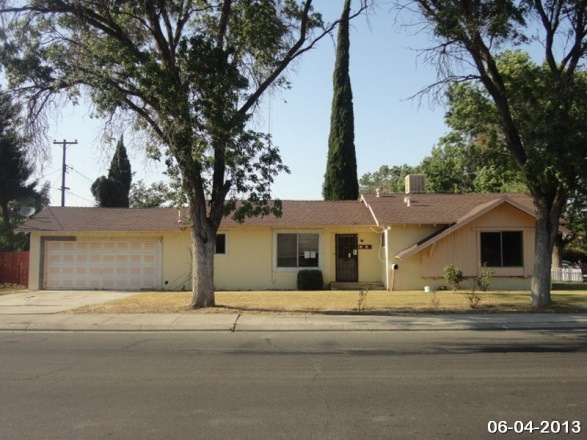 1218 Santa Barbara Dr, Los Banos, CA 93635 