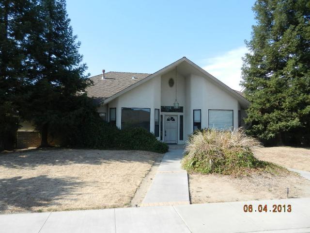 2491 Klepper Street, Kingsburg, CA 93631 