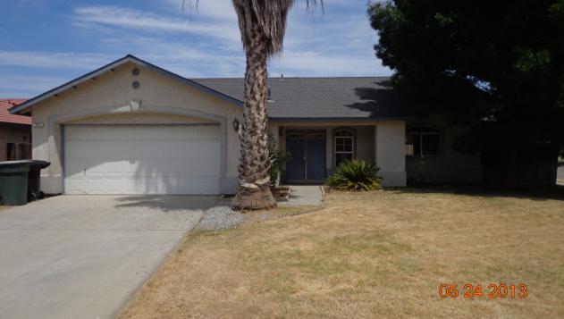 742 Valencia Ave, Lemoore, CA 93245 