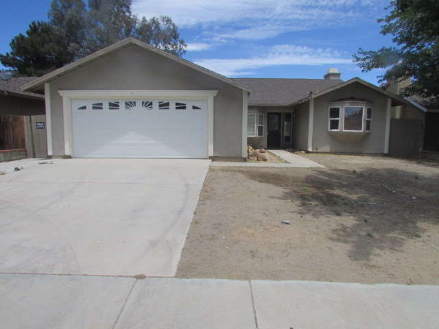 3083 E Avenue R6, Palmdale, CA 93550 