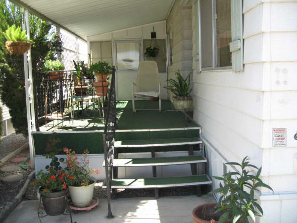 725 W. Thornton Ave Sp11, Hemet, CA 92543 