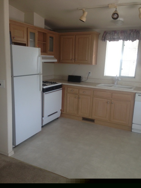 40701 Rancho Vista Blvd. #14, Palmdale, CA 93551 