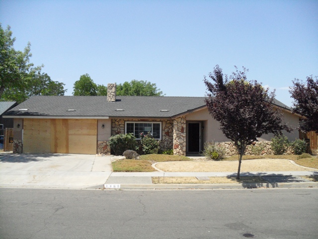 1360 E Finch Avenue, Tulare, CA 93274 