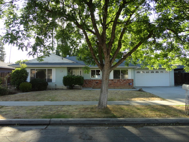 4436 N Crystal Avenue, Fresno, CA 93705 