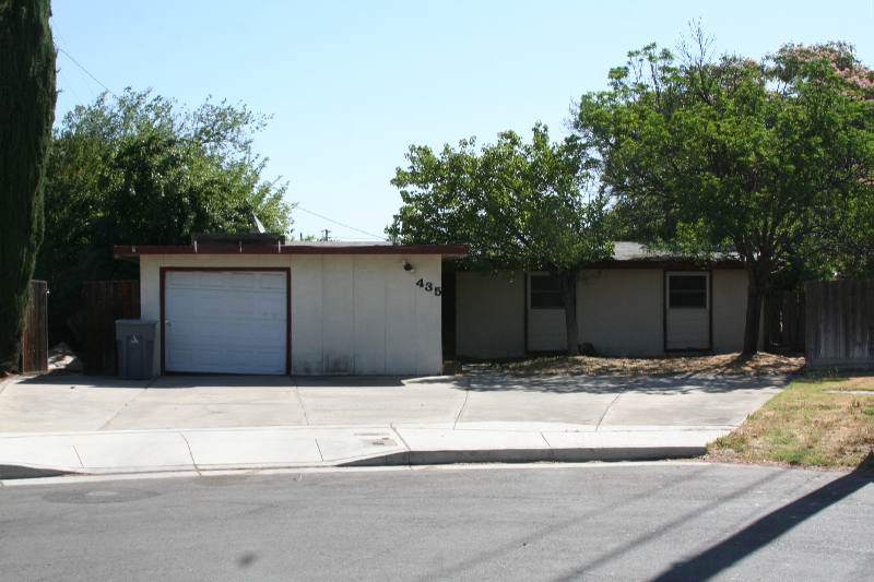 435 Gettysburg Ave, Clovis, CA 93612 