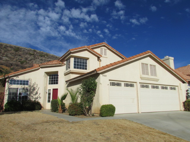 39203 Beacon Lane, Palmdale, CA 93551 