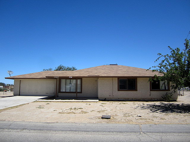 15633 Mossdale Avenue, Lancaster, CA 93535 