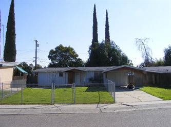 869 E Thurman Ave, Porterville, CA 93257 