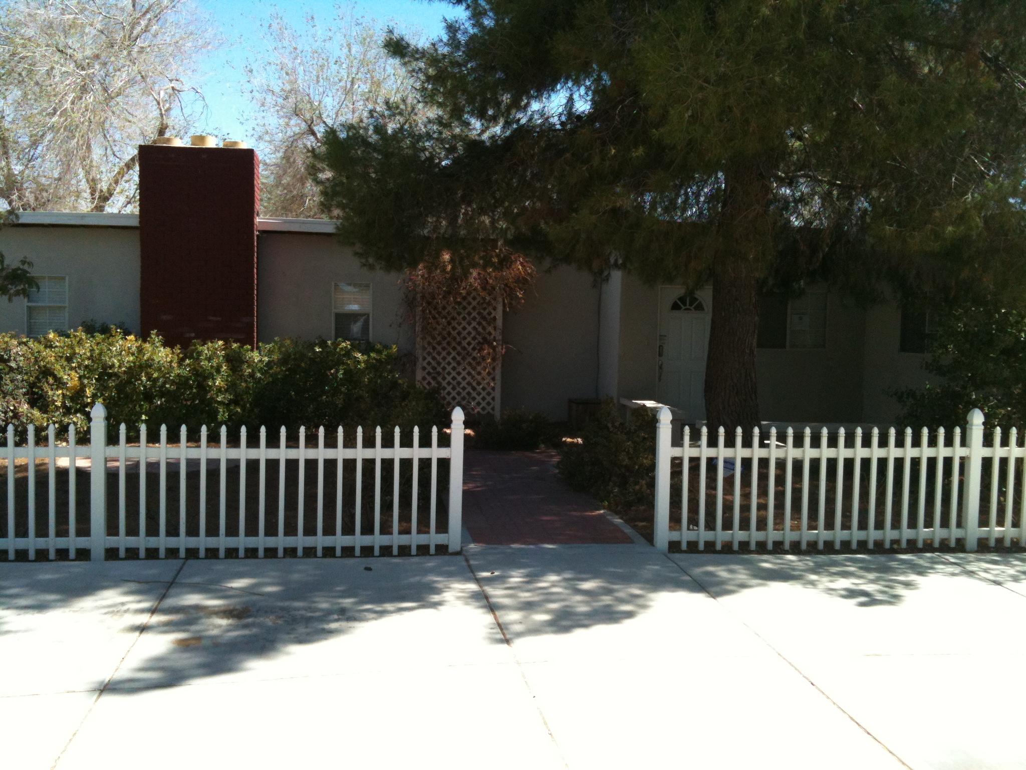 4542 W Avenue L-2, Lancaster, CA 93536 