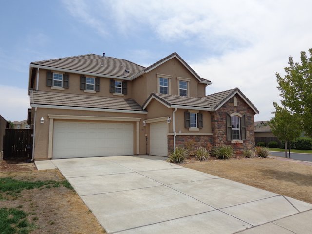 106 River Pointe Drive, Waterford, CA 95386 