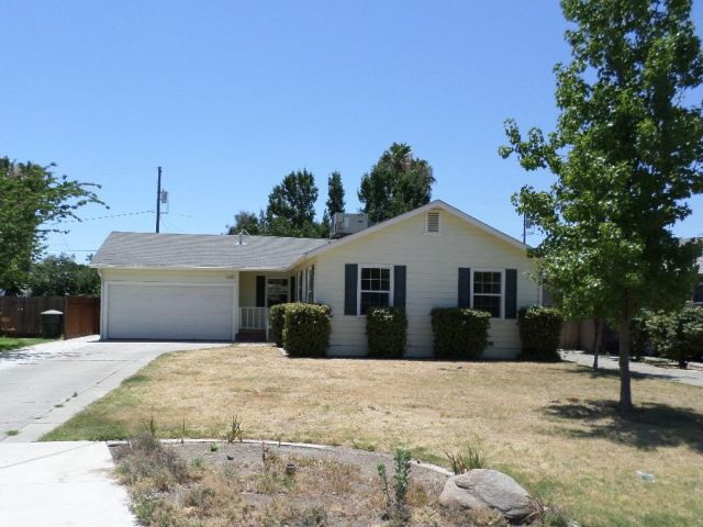 1132 Tulare Street, Kingsburg, CA 93631 