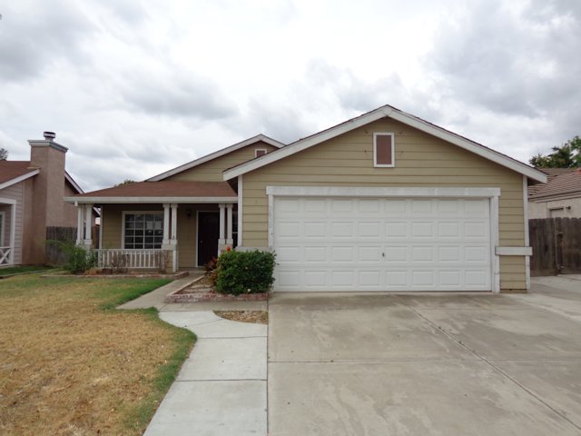 3630 Castlepark Drive, Riverbank, CA 95367 