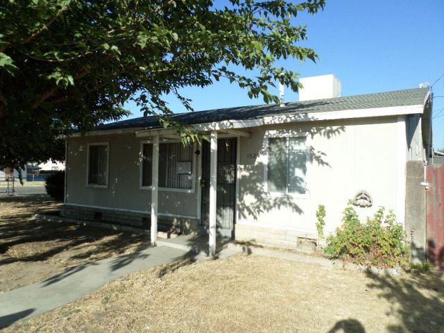 1529 N Highland Street, Visalia, CA 93291 