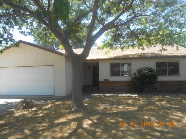 1405 West Princeton Ave, Visalia, CA 93277 