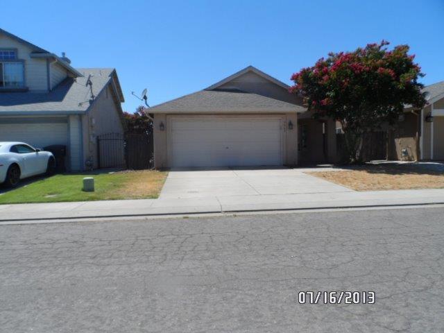 5587 Greenoaks Drive, Riverbank, CA 95367 