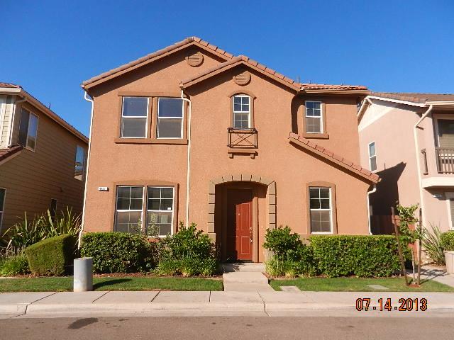 4437 W Artemisa Dr, Fresno, CA 93722 