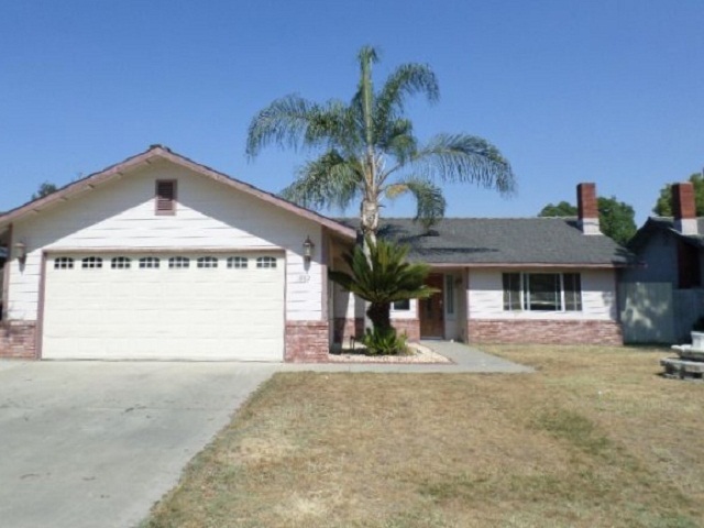 1882 S Sundance Street, Tulare, CA 93274 