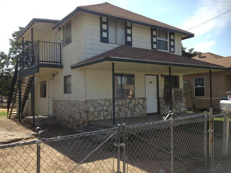 702 M St, Bakersfield, CA 93304 