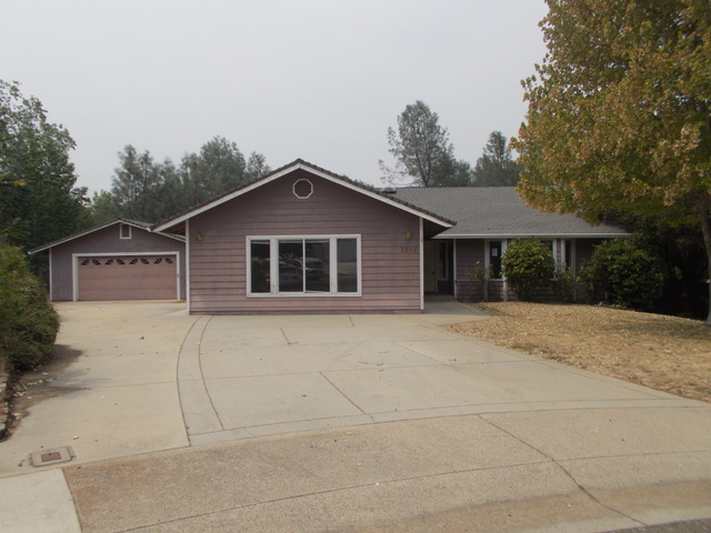 2284 Wicklow Street, Redding, CA 96001 
