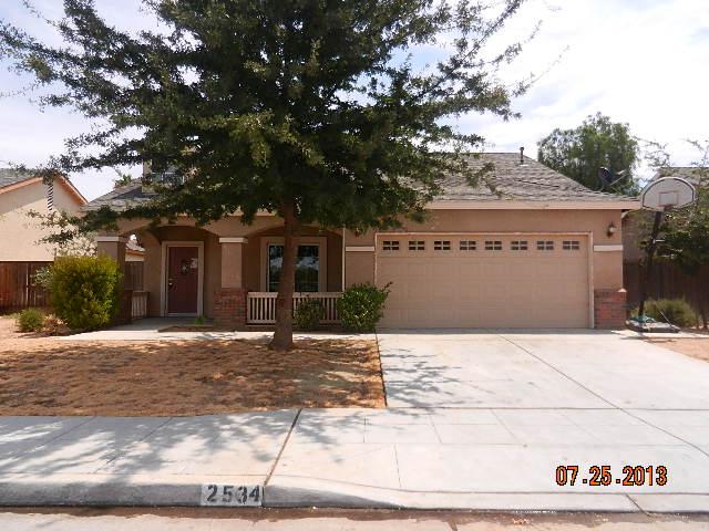 2534 N San Pedro Ave, Fresno, CA 93722 