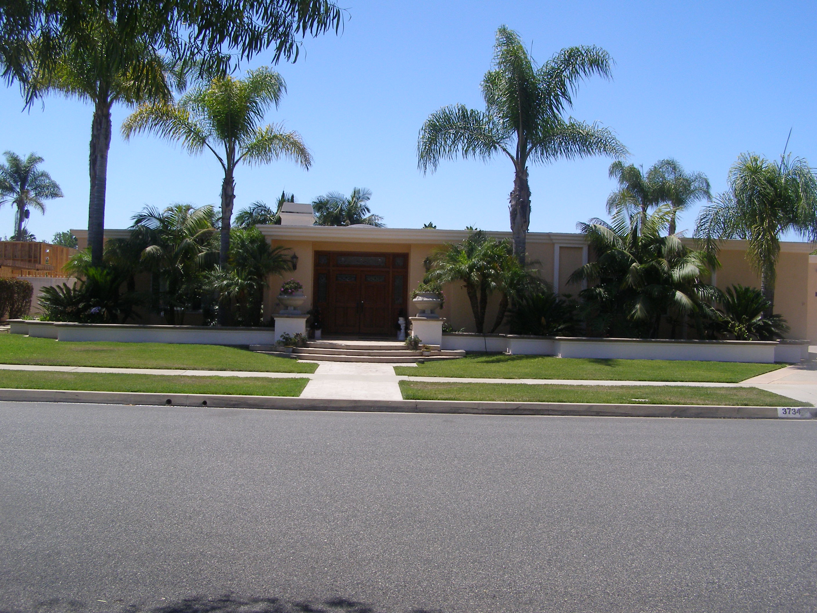 3734 Manor Drive, Lakewood, CA 90712 