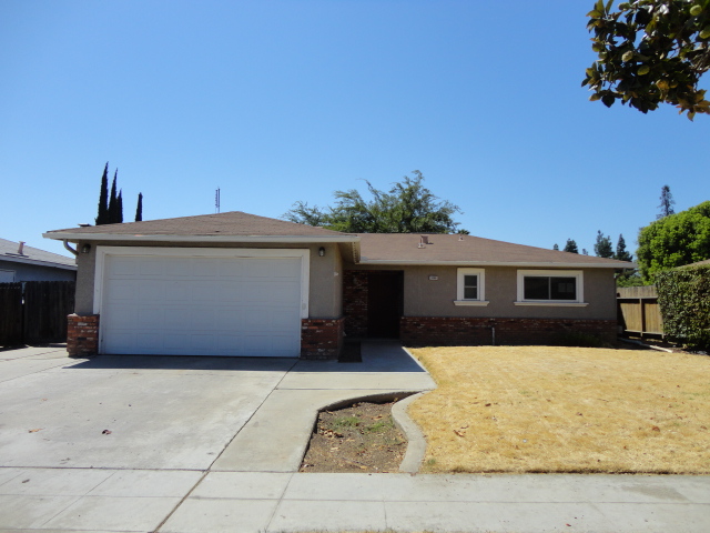 3289 W Indianapolis Avenue, Fresno, CA 93722 