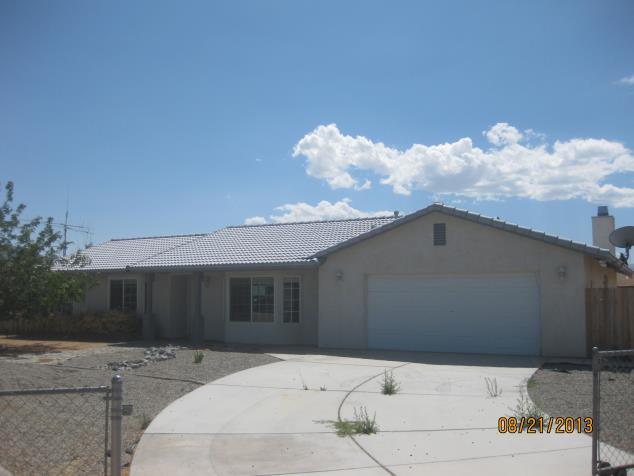 14481 Tonikan Rd, Apple Valley, CA 92307 