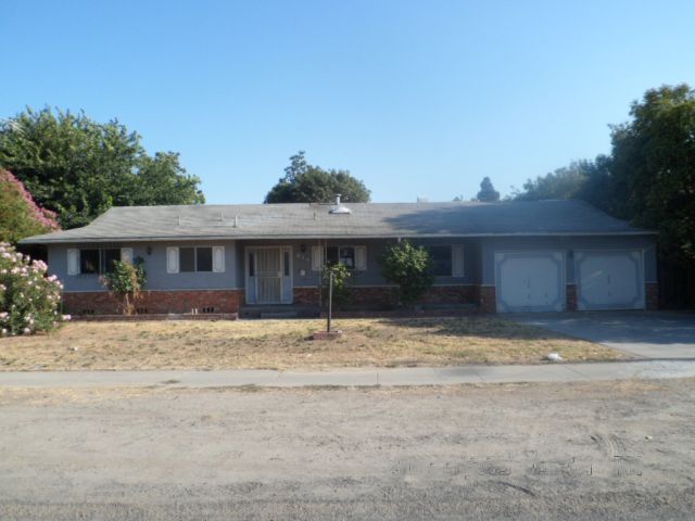 814 Elm Avenue, Modesto, CA 95351 