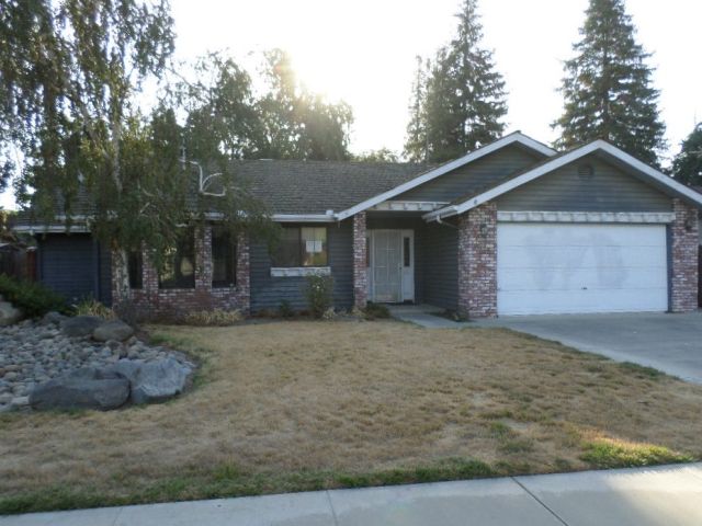 1512 S Cain Street, Visalia, CA 93292 