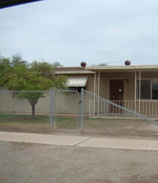 215 W 13th St, Imperial, CA 92251 