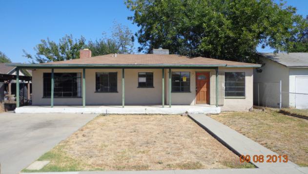 1424 W Oak Ave, Visalia, CA 93292 