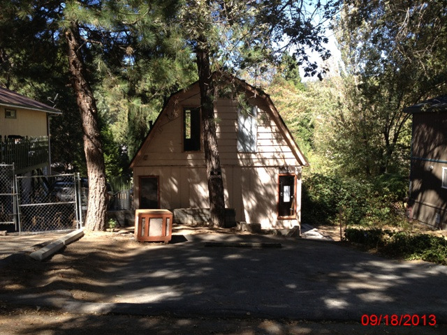 416 Redwood Drive, Crestline, CA 92325 