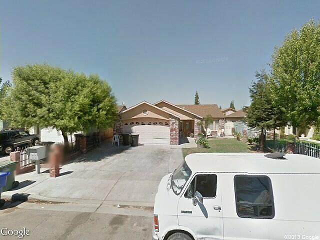 7Th, Parlier, CA 93648 
